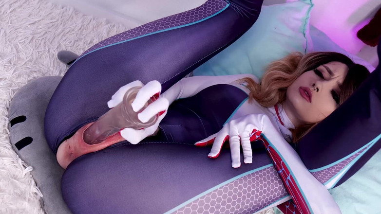 Eva Barbie: Chị kế nhận được con cu để tốt nghiệp