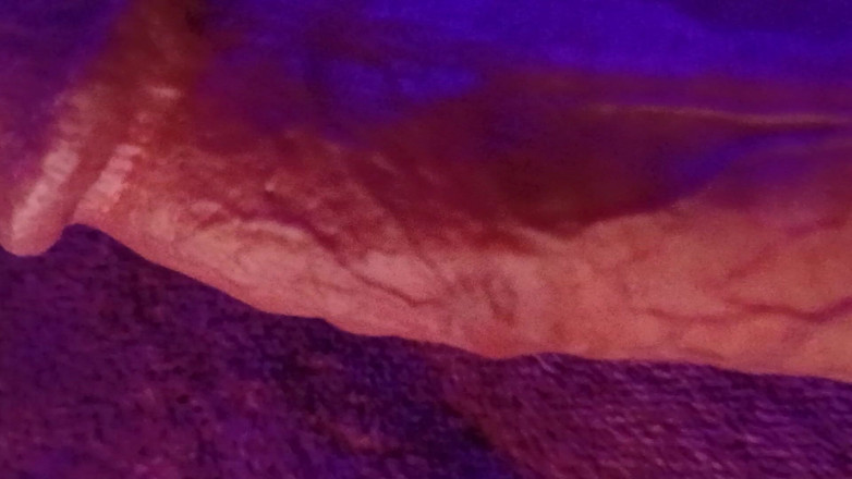 DeepthroatCumslut: Eu jacking meu grande pau duro para você