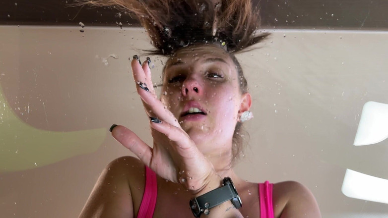 Hottie goddess: Snot spray frenesi: vått kaos