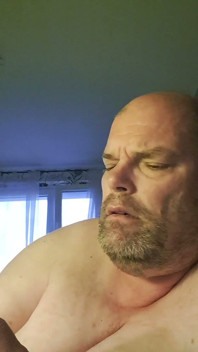 Dildo Fuck Demonstration of the Slut in the Morning