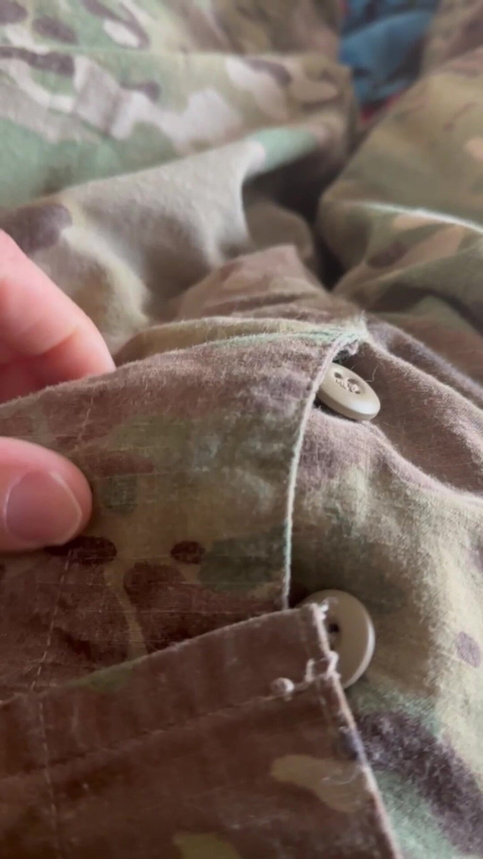 Gay Soldier Stuff: Zich aftrekken in mijn ocps en pronken met mijn woedende...