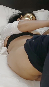 Pooja bhabhi haciendo una mamada de la polla de su cuñado muy duro