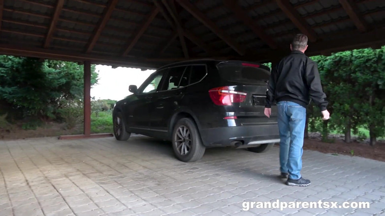 Grandparents X: Vieja versus joven pareja interracial en GrandParentsX