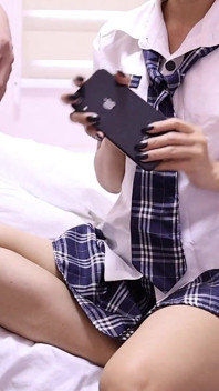 Jak ten 18yo Pinay Student dostać Iphone 17 Pro Max?