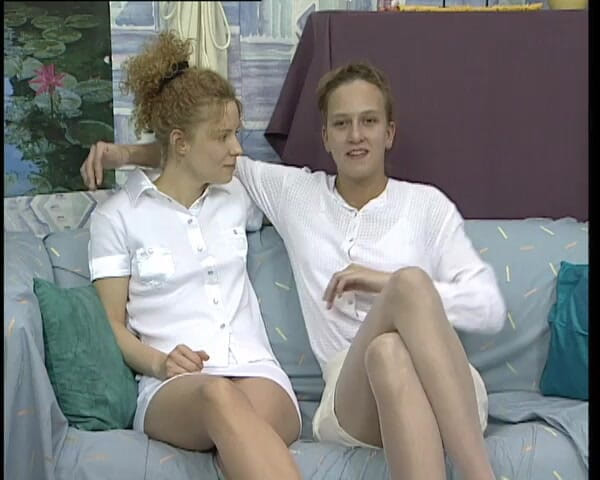 YOUR FIRST PORN: Lesbijka zaczyna się od Evy i Jeany