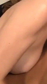 大奶女同性恋熟女终于尝到了少女的阴户