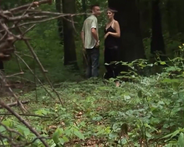 German amateur - 100% German hardcore videos: Brunette milf fucked until cumshot in the forest