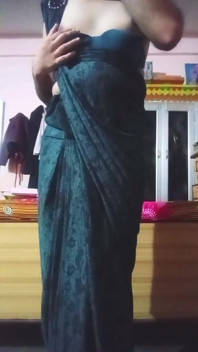 Indian Gay Crossdresser Bottom Pressing and Playing with Her Big Boobs in Black Saree Real Homemade XXX Sex
