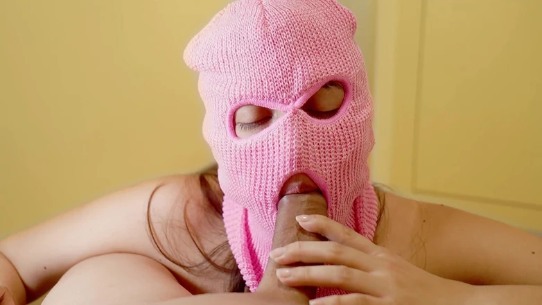 Blow Jinxxx: Jag ser min styvbror onanera och lånar ut honom min...