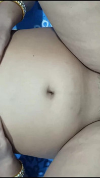 Mladá sexy Bhabhi byla ošukaná devarem velký penis, když byla sama (hindský zvuk)
