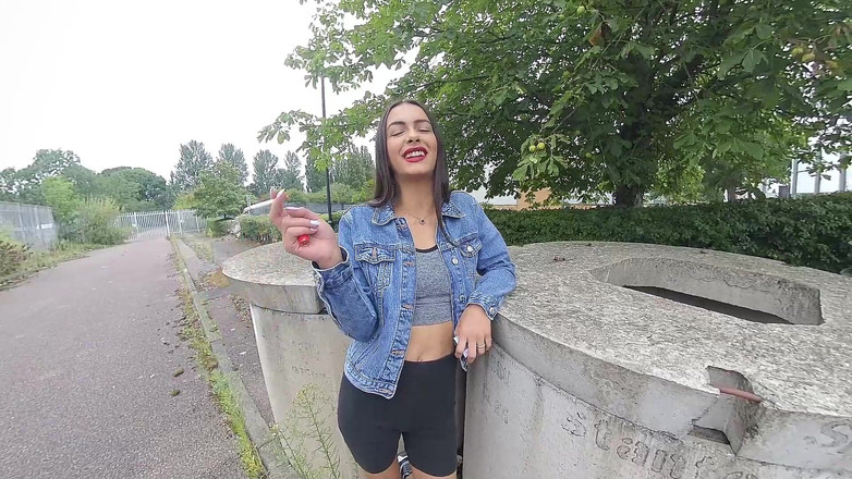 VR smokers HD-2D Videos Only: Kim Model - 采访