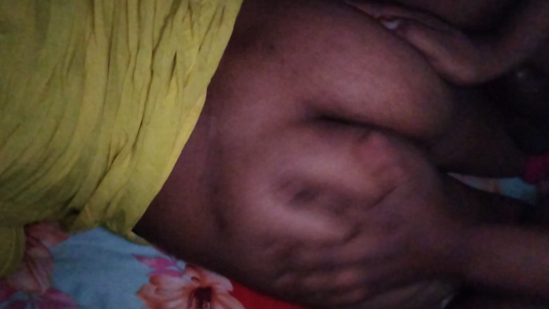 Deshi women: Awek desi kolej yang cantik berkongkek dengan audio hindi tempatan...