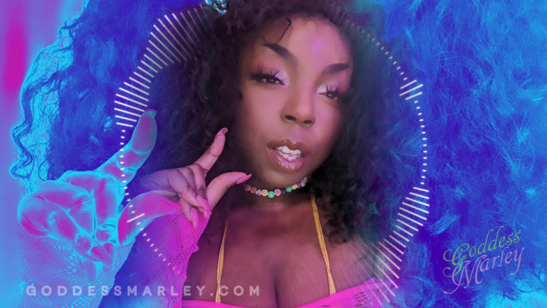 Goddess Marley: 모두가 당신이 작다는 것을 알고 있습니다.