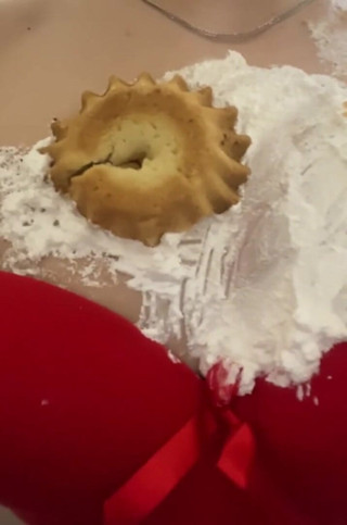 Monnycka: Brichetă dulce pe țâțe