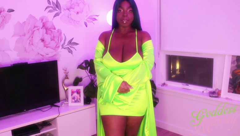 Goddess Marley: Green Turns Me on