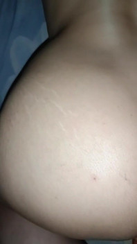 Com O Vizinho Enquanto O Marido Está Fora