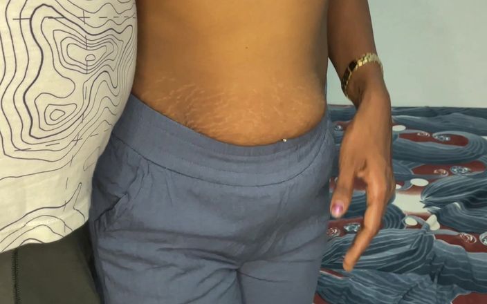 Desi girl riya: Индийская дези Маллу девственница-студентка впервые пробует анальный секс