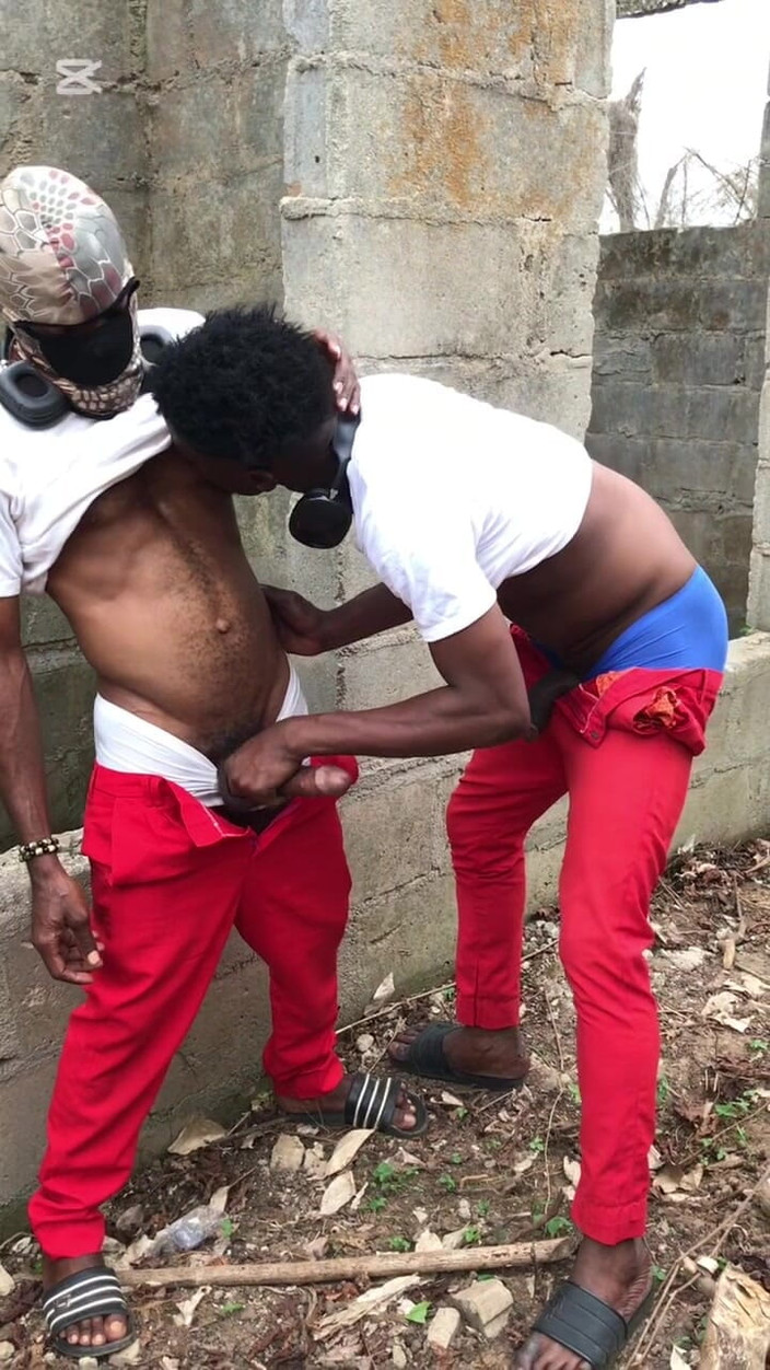Assdriller50: 미완성 건물에서 나를 따먹는 선임 현