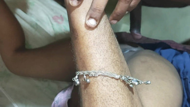 Sumang studio: Selepas mendapat footjob dari Suman saya mengongkeknya