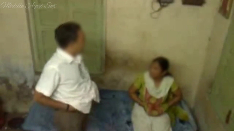 Middle Aged Sex: Indian Real Desi Maid Pussy Licking and Cheating Sex