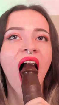Total Ecstasy: Io E Il Mio Giocattolo Preferito Ti Aspettiamo per Lo Spettacolo Più Esplicito. Osi Sfidare?