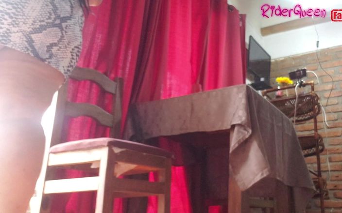 Riderqueen: Placeres de una milf mimada, solo fanáticos en cámara lenta