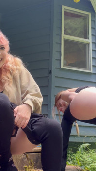 Peeing with Lilredvelvettt