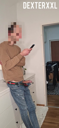 大きなチンコ、セクシーで痩せた男。継父のぽっちゃりアスに誘惑される