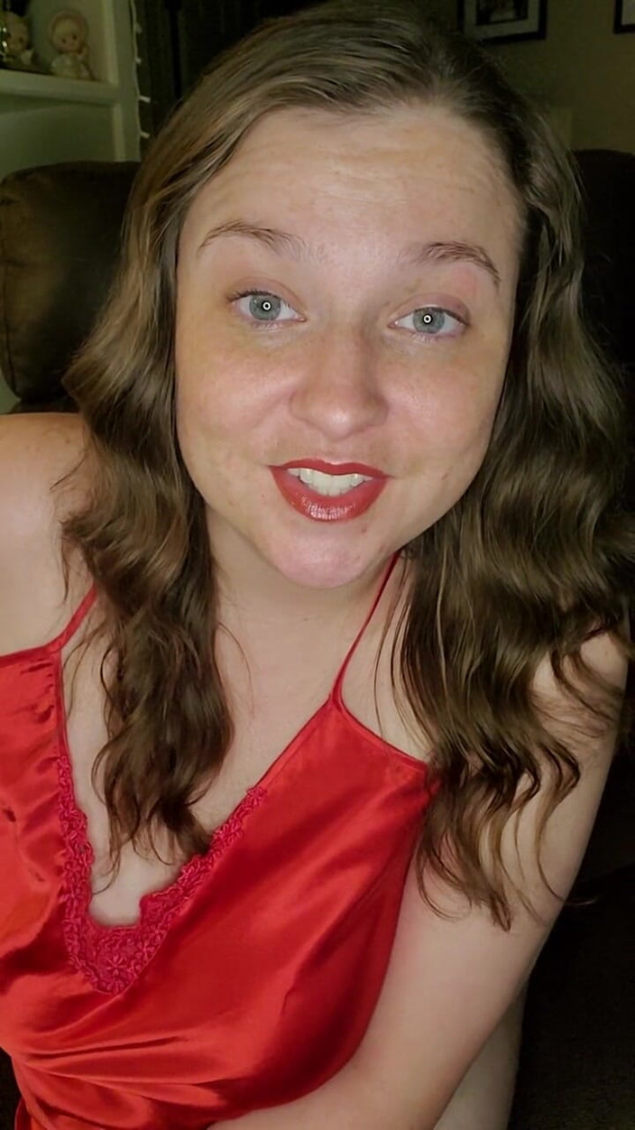 Mistress Michella Marijuana: 넌 나를 위해 자지를 빨아... 그리고 넌 내 입을 닫게 하기 위해 나에게 돈을 지불할거야, 너무