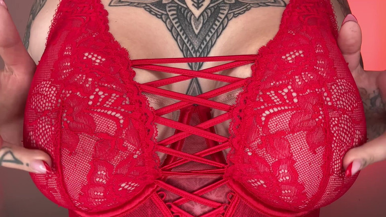 Miss Valentina: ティット・ジョイ