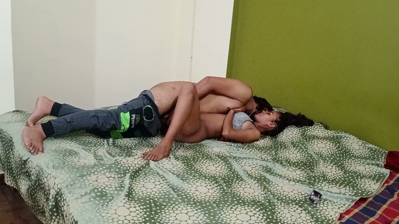 Indian college girls sex: Coppia di college indiano sesso romantico nel campus segreto