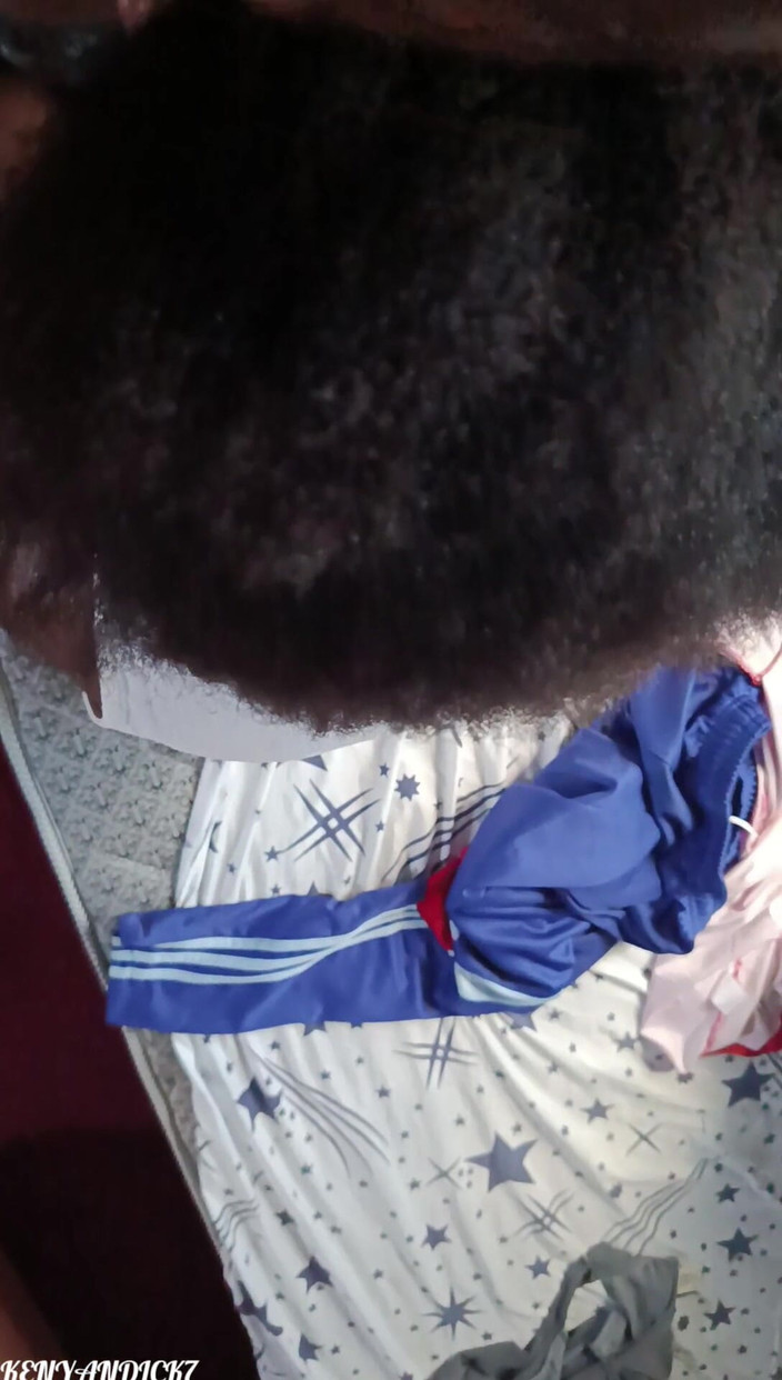 Kenyan Dick7: Sexy černá holka si hraje se svým přítelem černým tvrdým čůrákem