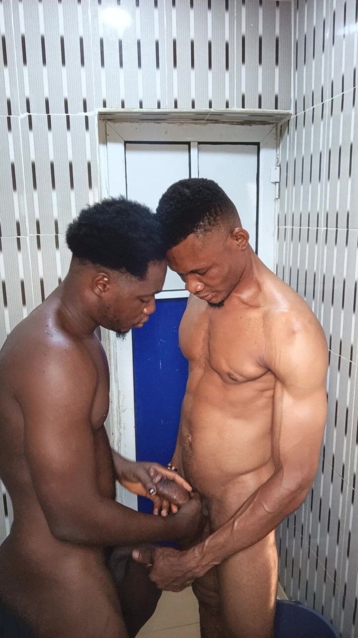 BlackDanie_production: Babam beni çok iyi sikti ve buna bayılıyorum