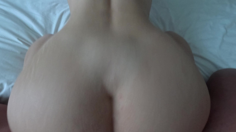 Cail Brodnevski: Nevlastní otec a nevlastní dcera v hotelové vířivce