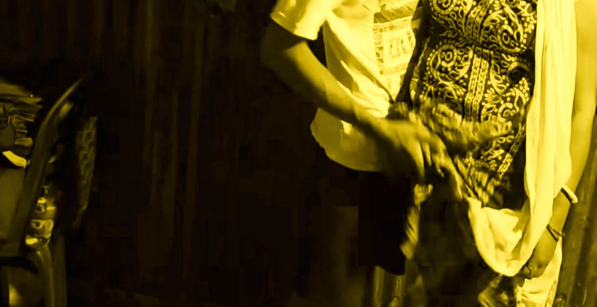 Teensex: Bhabi desi miang dengan batang besar &amp; menikmati handjob deepthroat bersih.