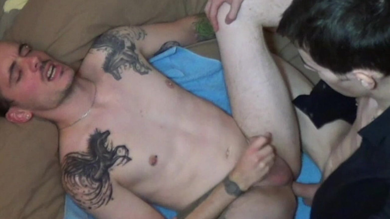 Crunch French bareback porn: Fucked Raw by Surprise