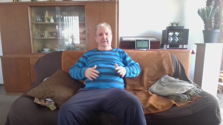 Andi Geil: Chubby Pervertido masturbándose