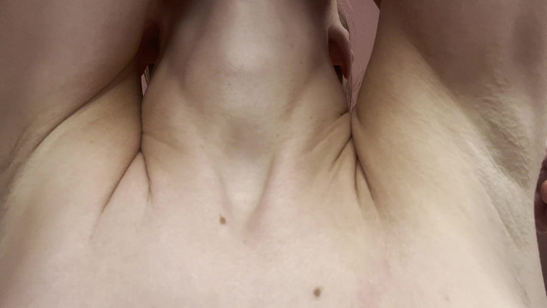 Skinny_lady69: Addestramento degli schiavi che venerano l'ascella