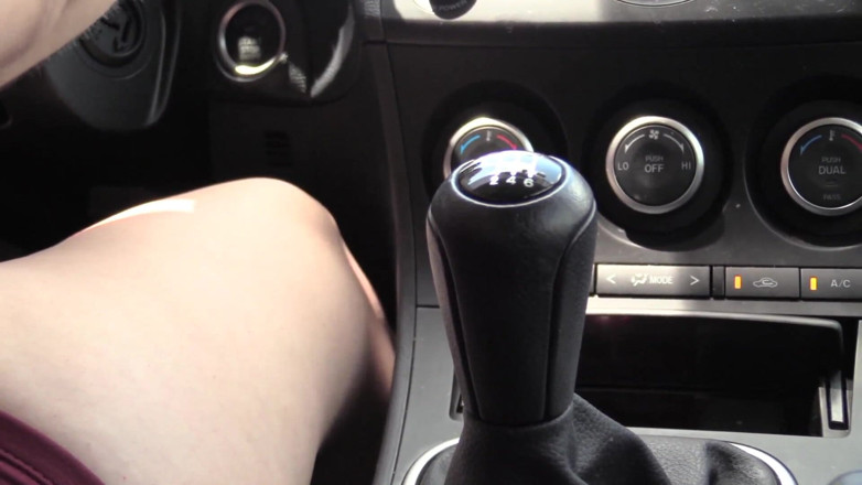 Sydney screams fetish: Manual 6-kelajuan Mazda3 dalam Stilettos - HD Wmv