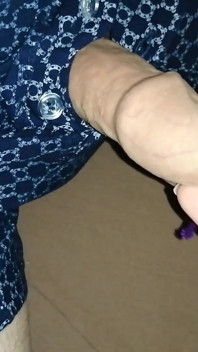 31 minuti con un prepuzio legato! Poi un sacco di liquido preseminaco e una splendida sborrata