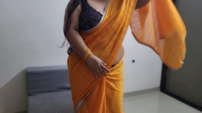 Hot Pavitra: ¿Me quieres?