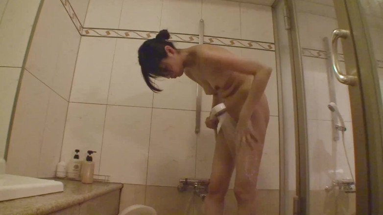 Asian Mature Climax: Hot bathroom casting with pretty asian