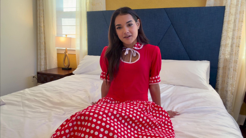 Kink in Time: Zara's Sultry '50s Jerk off Instruction POV Temptation Awaits!