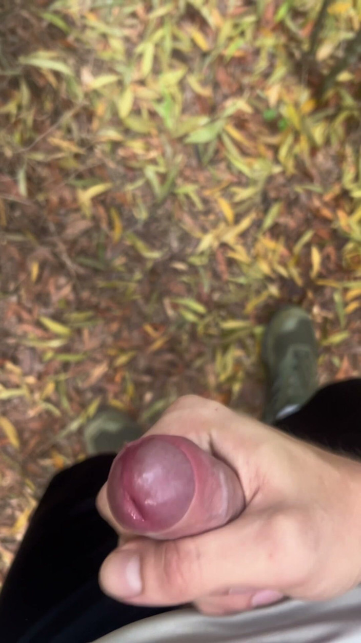 Axton Drake: Bro Hides on the Trail to Jerk off