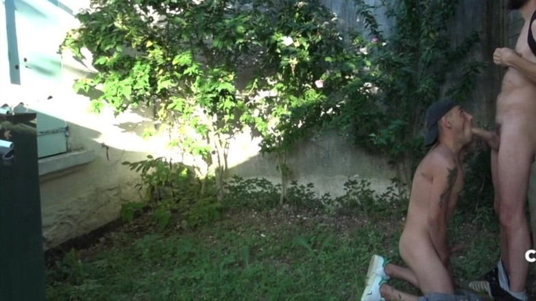 Hot rough sex special bareback: Вони займаються сексом на вулиці