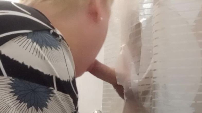 Zona901: Macht einen blowjob im badezimmer 3