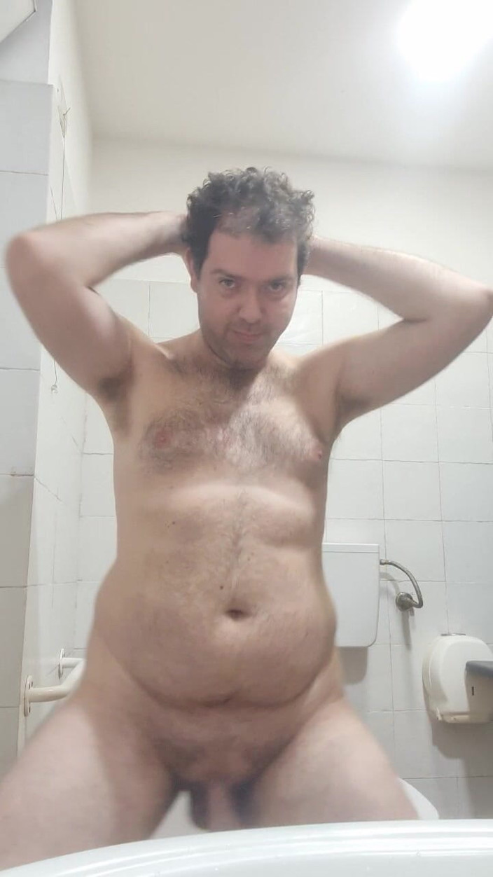 Mirko2589: I Am All Naked in the Bathroom