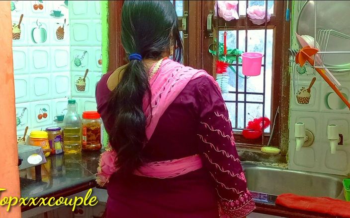 Topxxxcouple: Indische Desi meid keuken neukpartij