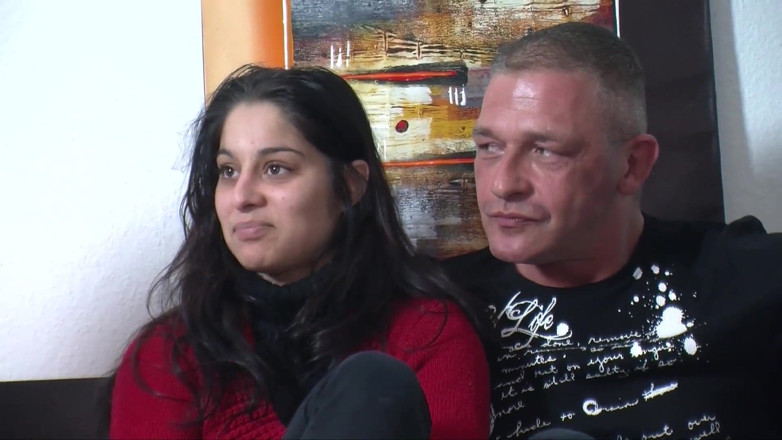 Swinger Friends Germany: Süßes junges türkisches mädchen zum ersten mal vor der kamera