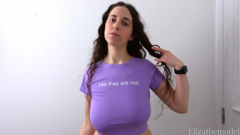 ElizaTheModel: 에지 챌린지에 도전하는 티셔츠